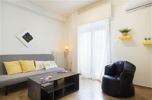 Foto 4 - Charming 1-bed Apartment Near Piraeus Port