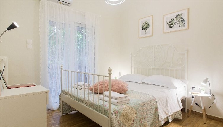 Photo 1 - Charming 1-bed Apartment Near Piraeus Port