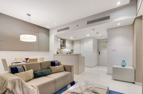 Photo 10 - Manzil - Stylish 2BR Business Bay near Dubai Mall