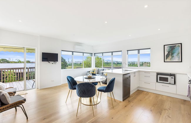 Sensational North Shore Retreat -Netflix - Foto 1