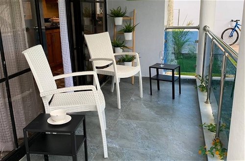 Foto 7 - Cozy And Comfort 2br-2bt Apartment In Centralsosua