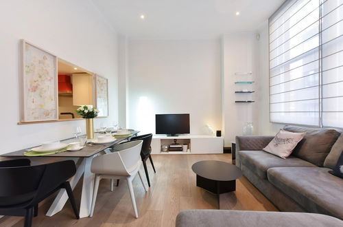 Photo 6 - Amazing Covent Garden 2 Bedroom High Speed Wifi