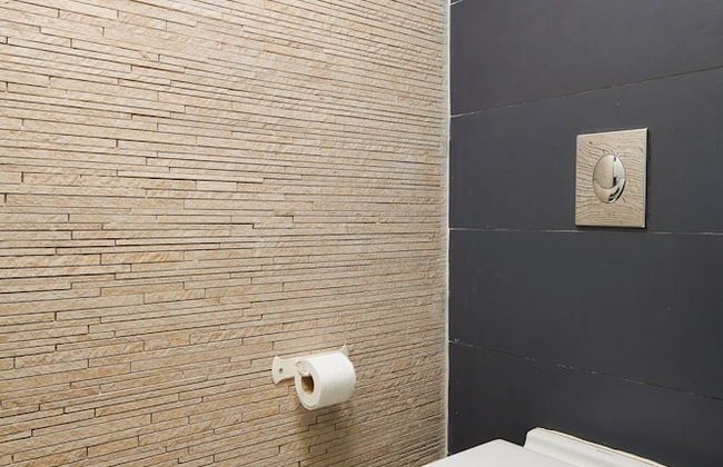 2 BR next to Old City with Patio by FeelHome - Photo 29