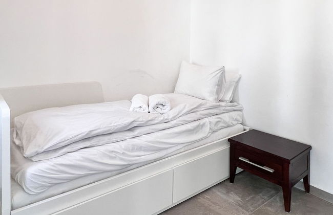 2 BR next to Old City with Patio by FeelHome - Photo 2