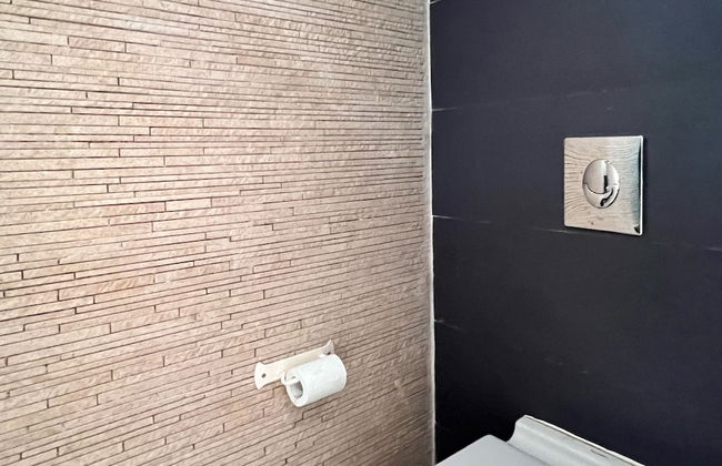 2 BR next to Old City with Patio by FeelHome - Photo 28