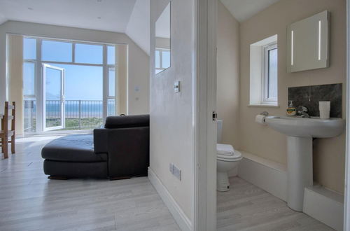 Photo 30 - Caldey - 2 Bedroom Apartment - Pendine