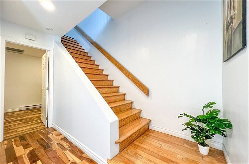Photo 17 - Hip Townhome With Garage Dt Mtl
