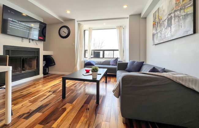 Hip Townhome With Garage Dt Mtl - Photo 10