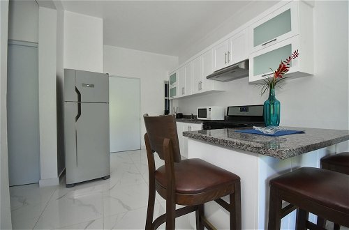 Photo 35 - Exotic Beach Vacation Apartment with Picuzzi
