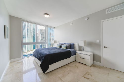 Photo 4 - Luxury 2BR Condo at Icon Brickell W