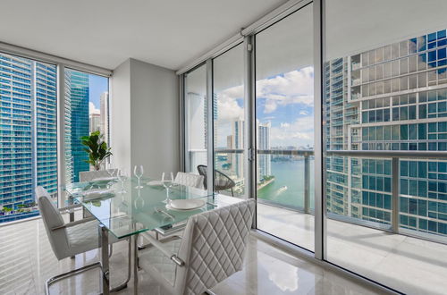 Photo 19 - Luxury 2BR Condo at Icon Brickell W