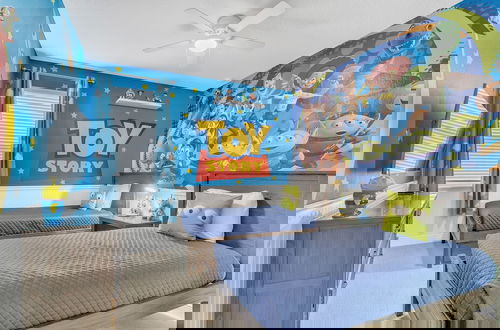 Foto 16 - Disney themed 11 Bedroom Private Pool Home by Disney 11 Home by RedAwning