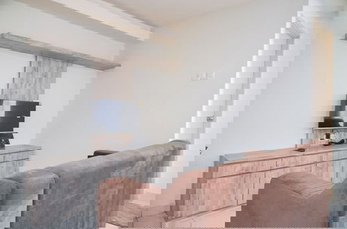 Photo 5 - Comfort And Minimalist Studio At Amethyst Apartment