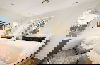 Foto 3 - Hart Suites by AvantStay – Stylish Townhome Near Downtown Nashville