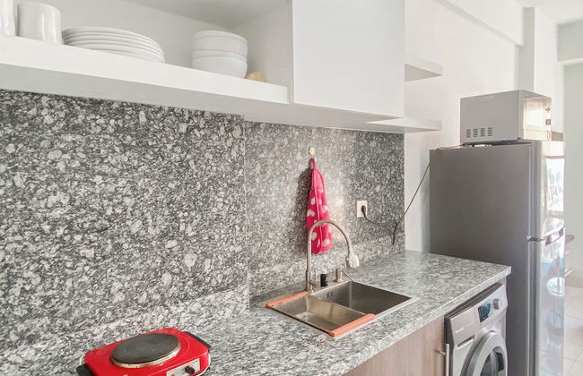 Good Place and Restful 2BR at Patraland Urbano Apartment - Foto 10
