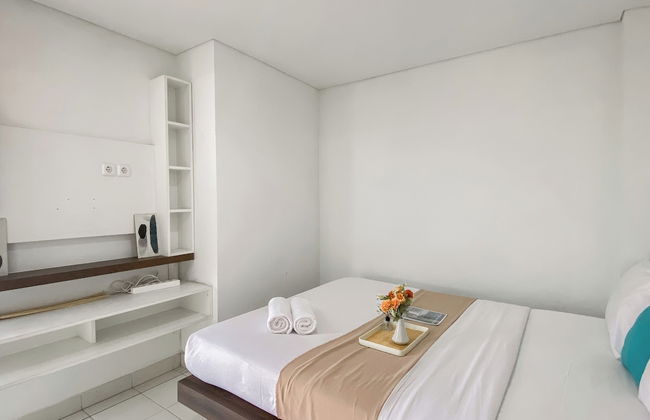 Good Place and Restful 2BR at Patraland Urbano Apartment - Foto 2