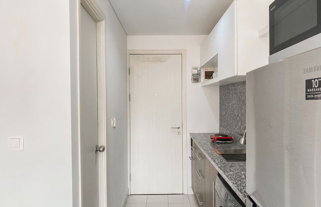 Good Place and Restful 2BR at Patraland Urbano Apartment - Foto 12