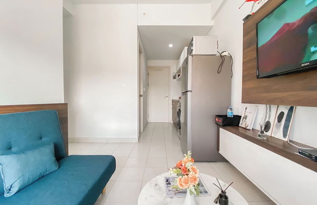 Good Place and Restful 2BR at Patraland Urbano Apartment - Foto 14