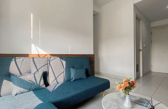 Good Place and Restful 2BR at Patraland Urbano Apartment - Foto 16
