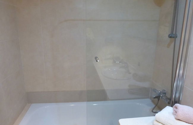 Beautiful 2 Bedroom 2 Bathroom Apartment With Pool - Foto 15