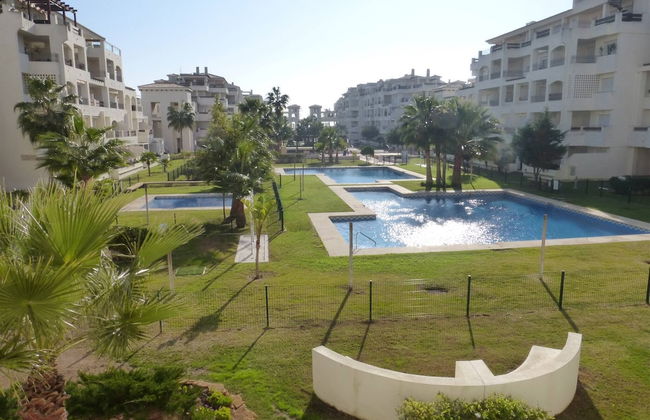 Beautiful 2 Bedroom 2 Bathroom Apartment With Pool - Foto 16
