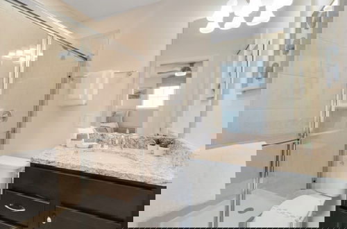 Foto 21 - Perfect 5 Bed Villa Just For You And Your Family 5 Bedroom Villa by RedAwning