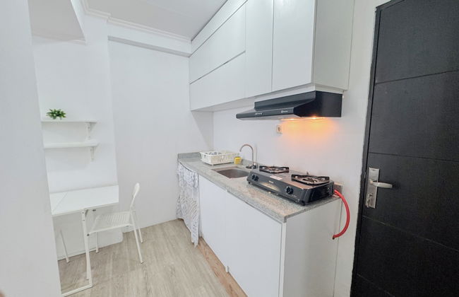Compact and Restful 2BR at Menara Rungkut Apartment - Photo 9