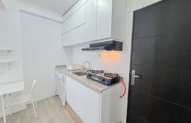 Compact and Restful 2BR at Menara Rungkut Apartment - Photo 10