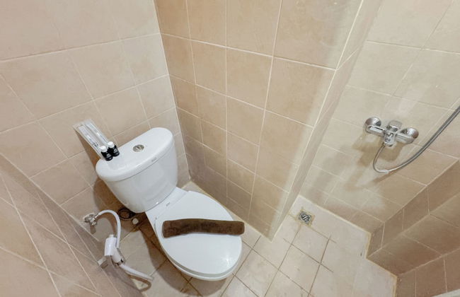 Compact and Restful 2BR at Menara Rungkut Apartment - Photo 18