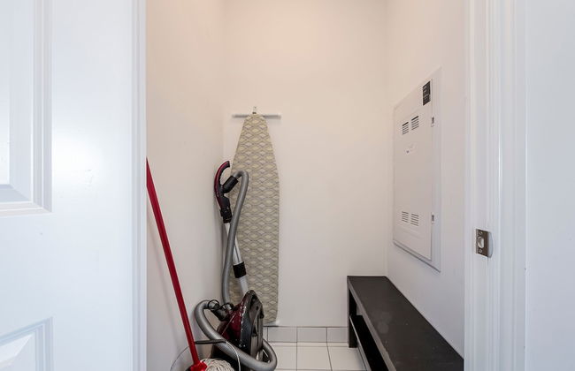 Family Size 2 Bedroom Fully Furnished Condo Sleeps 6, Parking Available, 3tvs - Photo 12