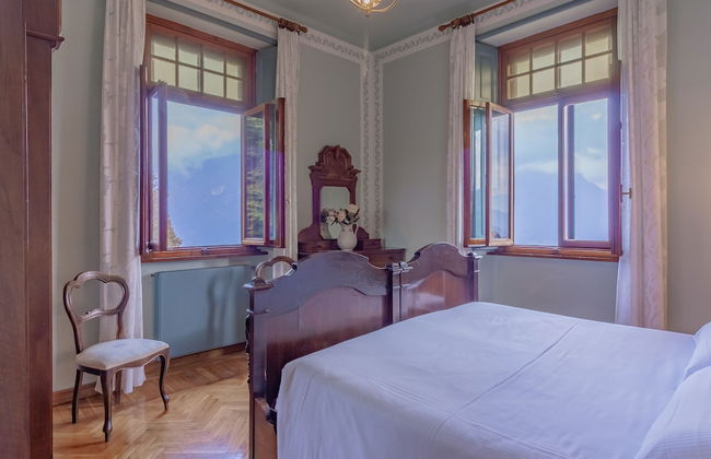Family Villa with Stunning Lake View - Foto 1