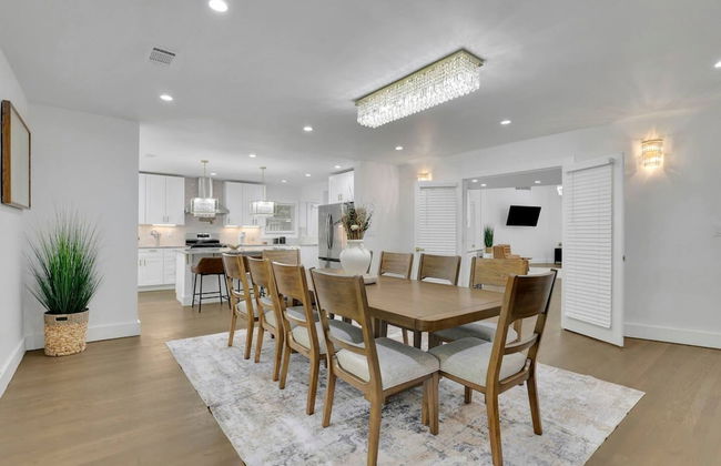 Luxury 7BR Buckhead Oasis w Pool Gameroom Firepit - Foto 17