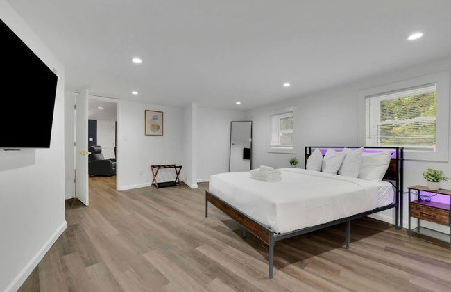 Luxury 7BR Buckhead Oasis w Pool Gameroom Firepit - Foto 21
