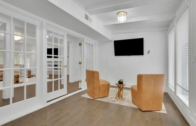 Luxury 7BR Buckhead Oasis w Pool Gameroom Firepit - Foto 20