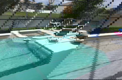 Foto 14 - 5 bed Private Lakeside Villa and South Facing Pool