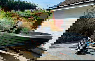 Foto 2 - 6 Person Holiday Home in Austrheim