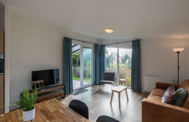 Cozy Chalet at Holiday Park Fort den Haak - Photo 2