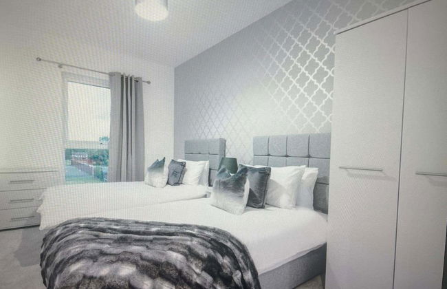 City Center Modern Apartment in Manchester - Photo 3
