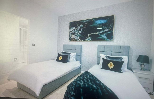 City Center Modern Apartment in Manchester - Photo 2