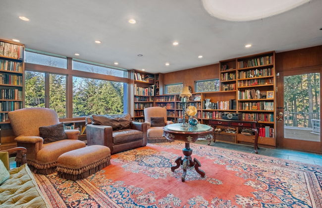 Spacious Dartmouth College Home on Occum Pond - Foto 1