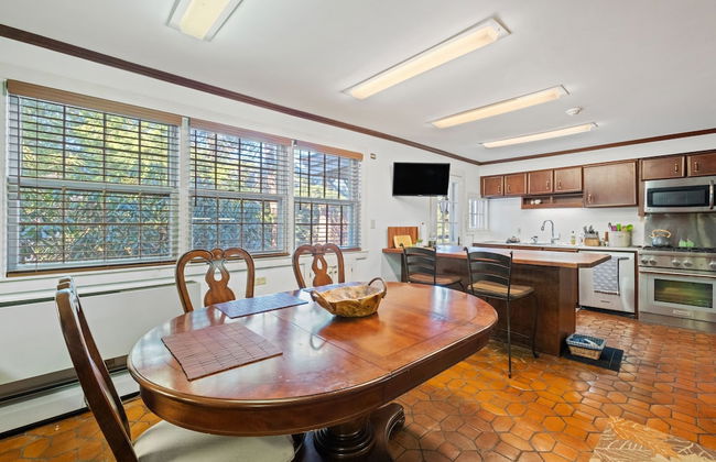 Spacious Dartmouth College Home on Occum Pond - Foto 15