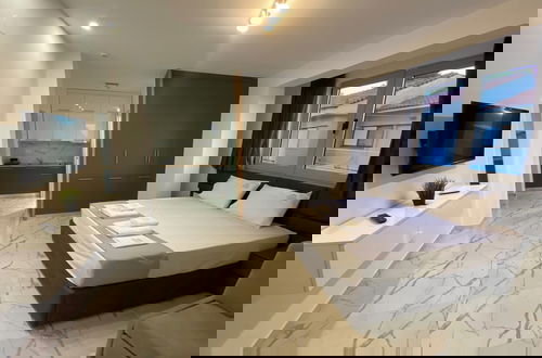 Foto 13 - ARA Luxury Suites