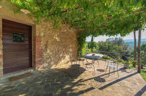 Foto 11 - Apartment in Chianti With Pool ID 456