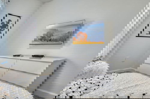 Foto 23 - Ultimate Luxury Home-private Pool Themed Bedroom