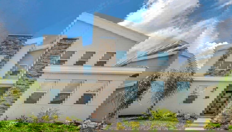 Foto 1 - Five Star Resort Champions Gate Home! 7 Bedroom Villa by RedAwning