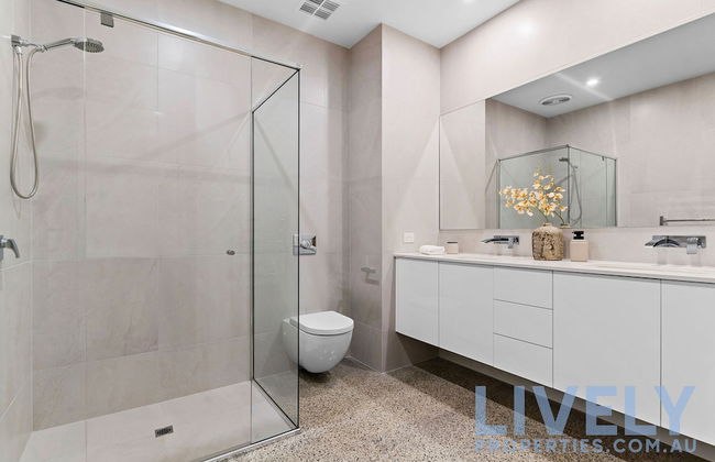 Hillside Luxe With Spa Bay Views - Foto 23