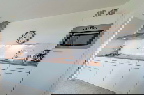Photo 4 - Cosy Apartment With Balcony