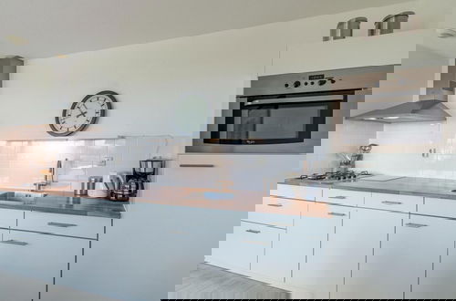 Foto 8 - Modern Furnished Apartment at the Foot of Dunes