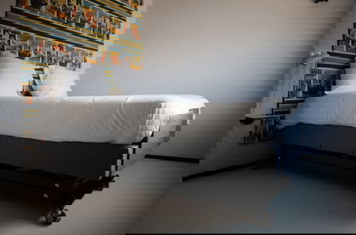 Foto 5 - Modified, Modern Lodge Near the Beach
