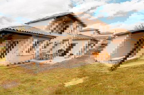 Foto 16 - Modern Villa With Large Garden